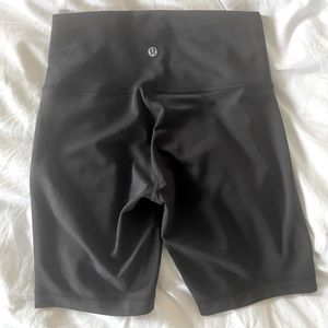 LULULEMON ALIGN SHORT SIZE 6